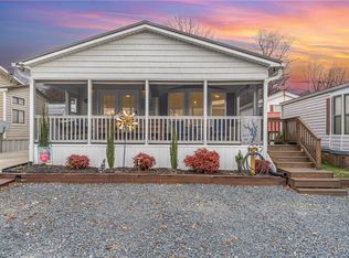 108 Elm St, New London, NC 28127