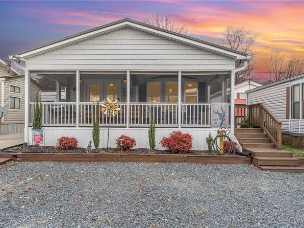 108 Elm St, New London, NC 28127