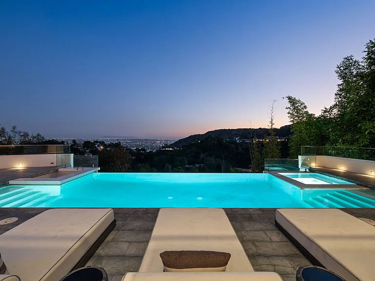 7080 W Mulholland Dr — Photo 29