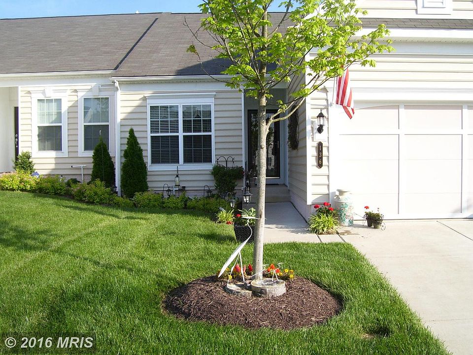 1st image of 136 Castle Hill Dr