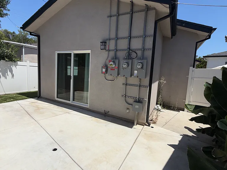 6381 Newcastle Ave — Photo 9