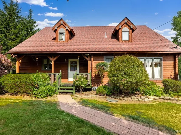 6940 Bear Ridge Rd, North Tonawanda, NY 14120