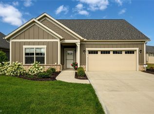 242 Elm Ln, Akron, OH 44333