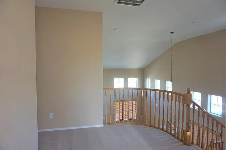5 bed, 2773 sqft, $2,500 — Photo 4