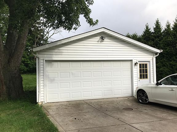 4th image of 1508 Commodore Rd