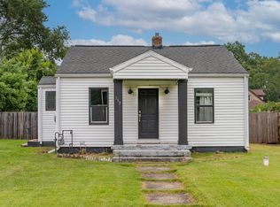 133 E Willow Dr, South Bend, IN 46637