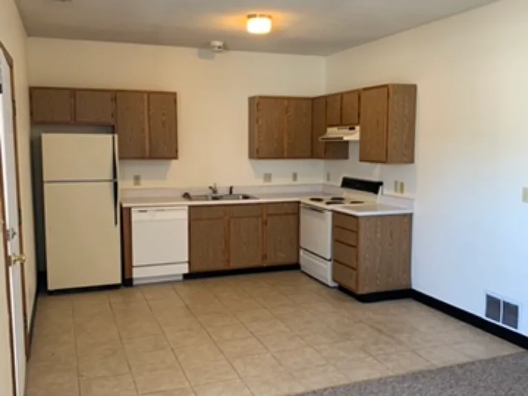 418 McGoodwin Ave — Photo 2