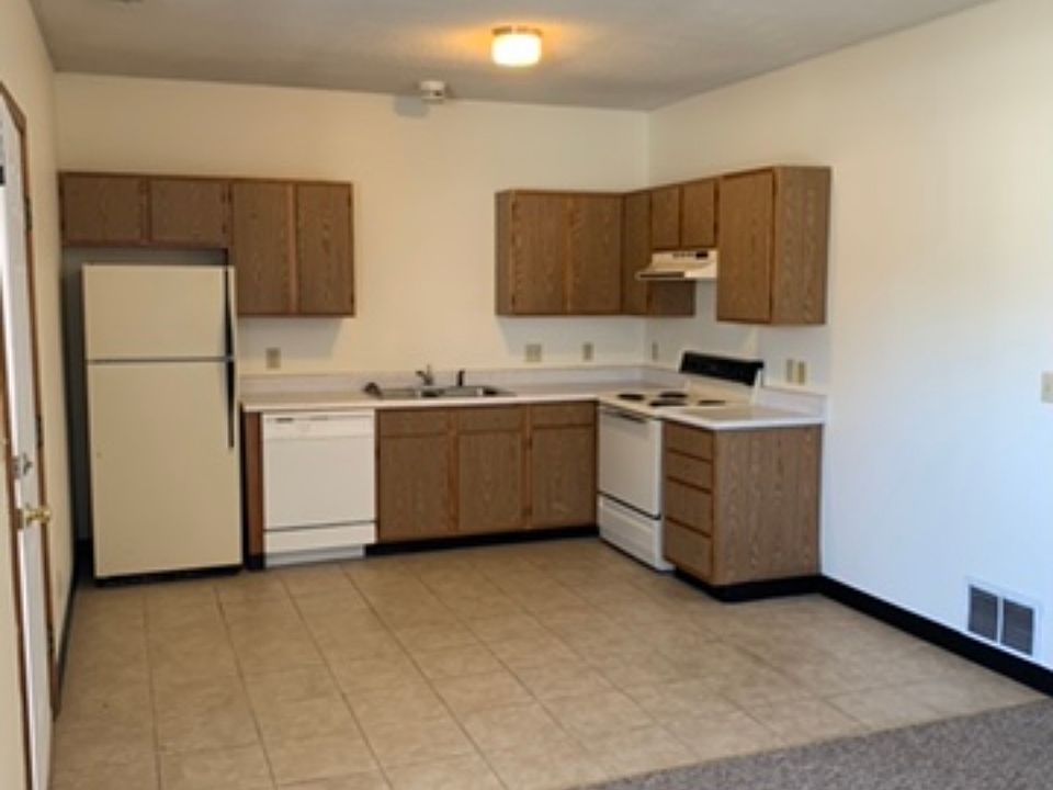 2nd image of 418 McGoodwin Ave