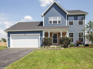 1383 Dahlgren Ln, Minooka, IL 60447