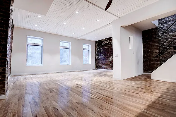 Rented by Urbane Brokerage | media 45