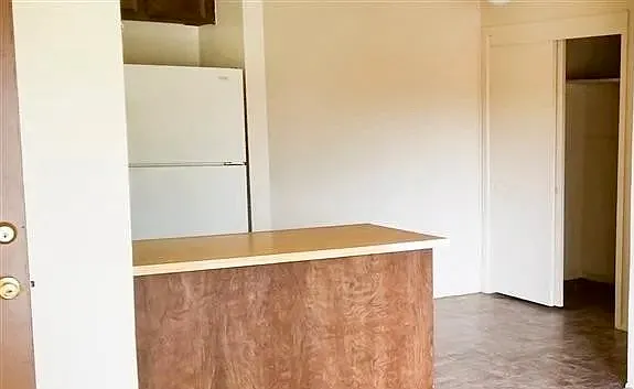 1051 Rock Springs Rd #220 — Photo 3