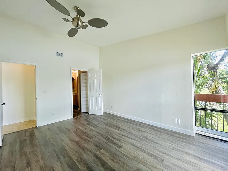 2297 SW 15th St #122 — Photo 13