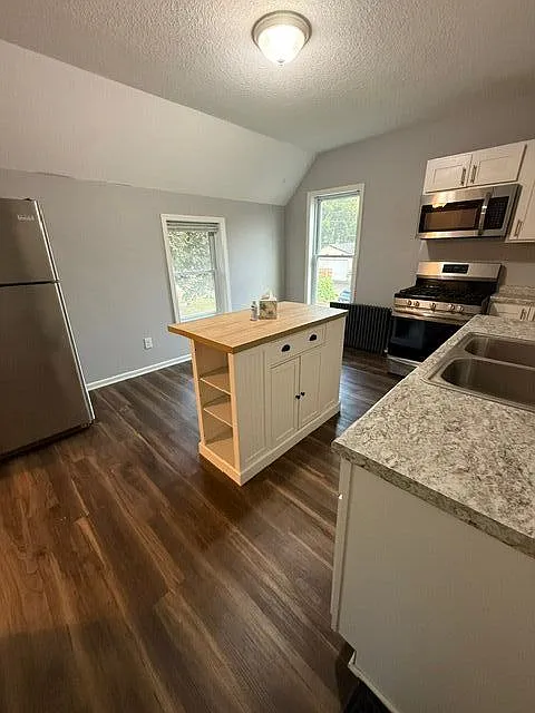1 bed, 1.0 bath, 800 sqft, $1,320 — Photo 3