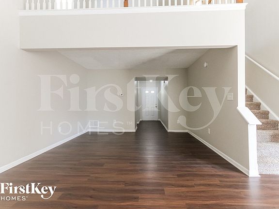 3rd image of 7126 Parklake Pl