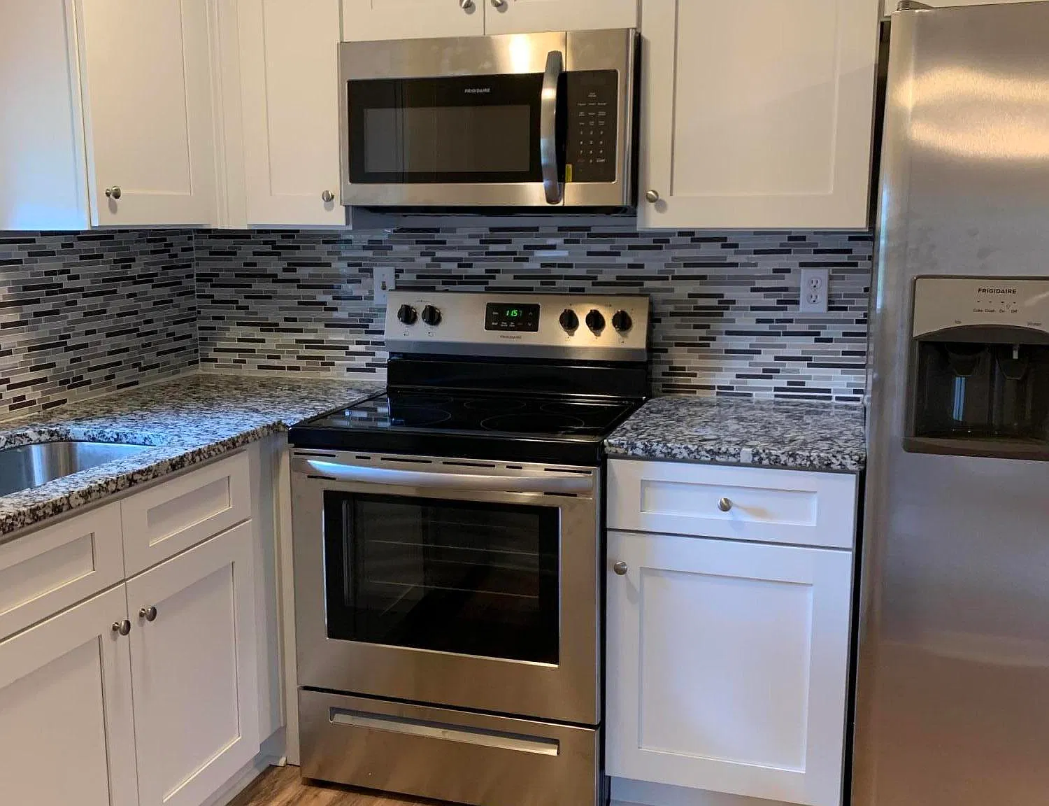 3 bed, 1.5 bath, 1187 sqft, $1,630 — Photo 4