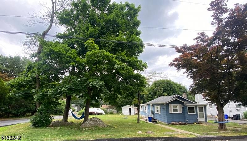 1st image of 68 New York Ave