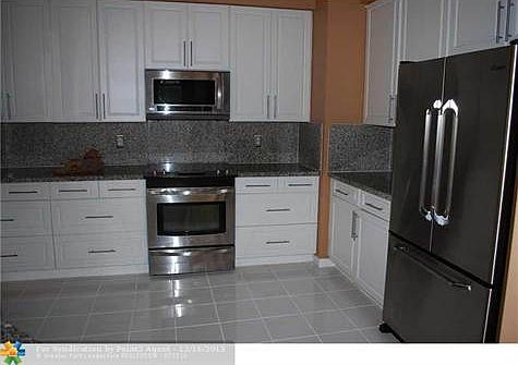 3rd image of 9158 NW 41st Mnr