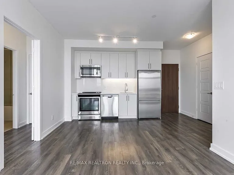 333 Sea Ray Ave #D401 — Photo 8