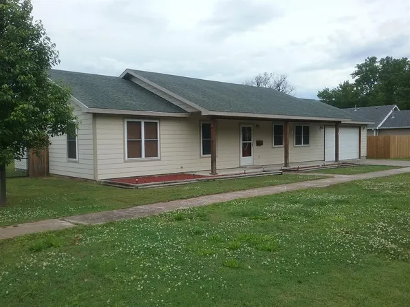 205 N Fawn St, Caney, KS 67333