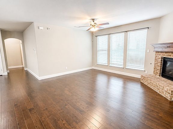 4th image of 7304 Elm Grove Ln