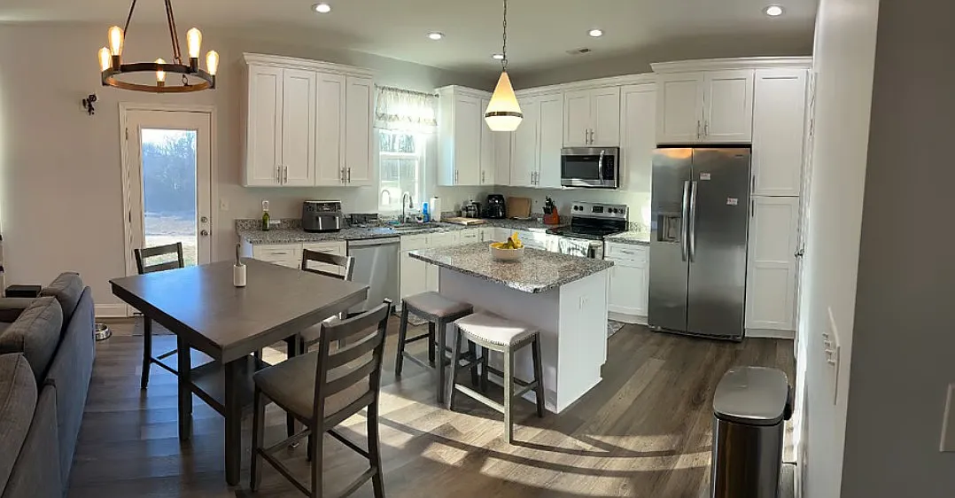 4 bed, 2.5 bath, 1875 sqft, $950 — Photo 2