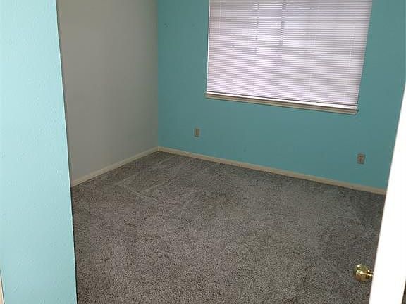 4th image of 4715 Leicester Way