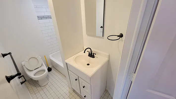 Rented by New York Dwellings LLC | media 14