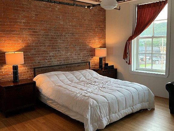 3rd image of 21 N Depot St Suite 3W