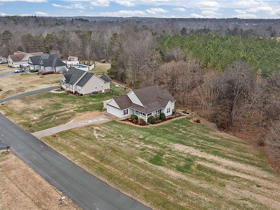 3rd image of 1657 Alzora Ct
