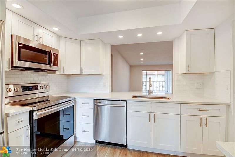 1st image of 14873 Cumberland Dr #2010