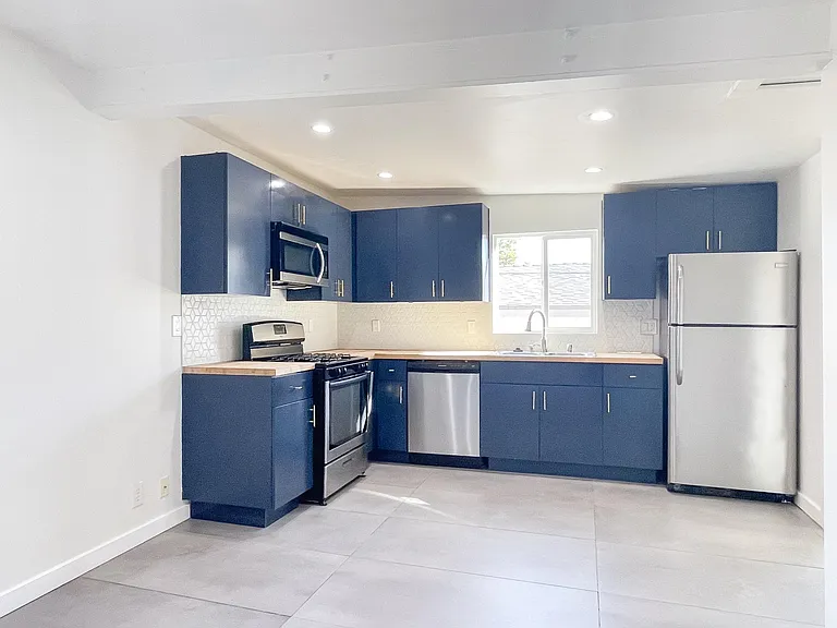 4917 Baltimore St #1/2 — Photo 4