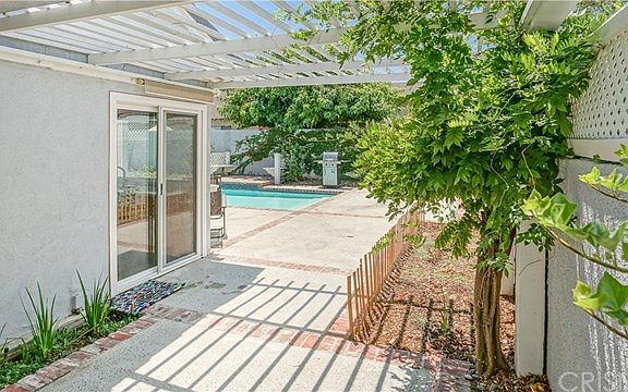 5th image of 25669 Estoril St