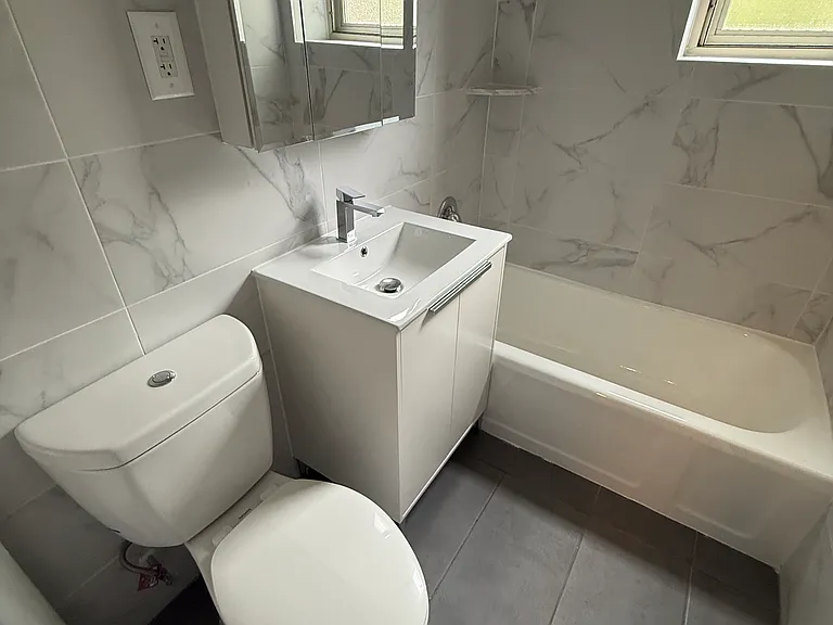 64-20 194th Ln #D — Photo 12