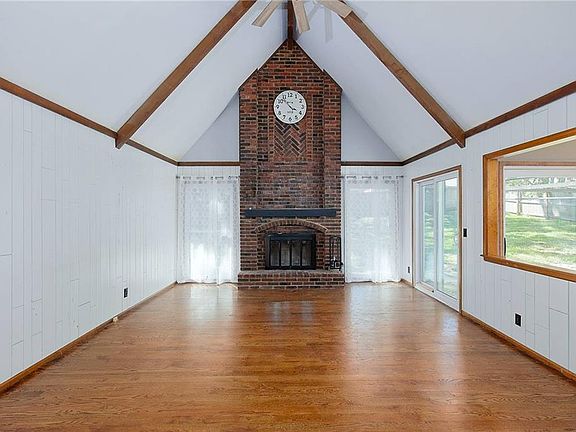 2nd image of 8234 Parkhill Cir