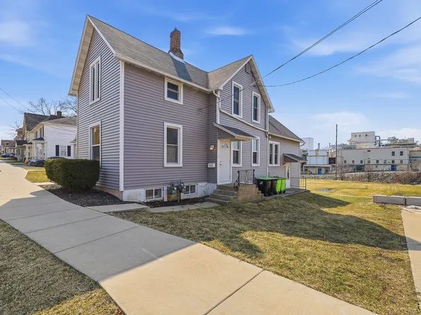 418 S Spring St #1/2, Beaver Dam, WI 53916