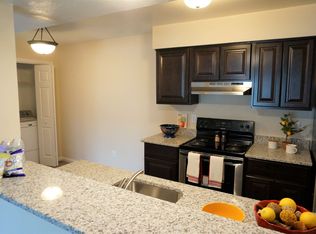 Pembroke Crossing Apartments (825 Crossing Court #103, Virginia Beach, VA 23455), Virginia Beach, VA 23455