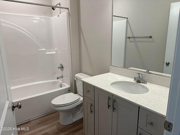 4th image of 1121 Bobbye Drive #12b