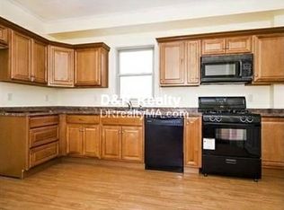 20 Cleveland St #1, Somerville, MA 02143