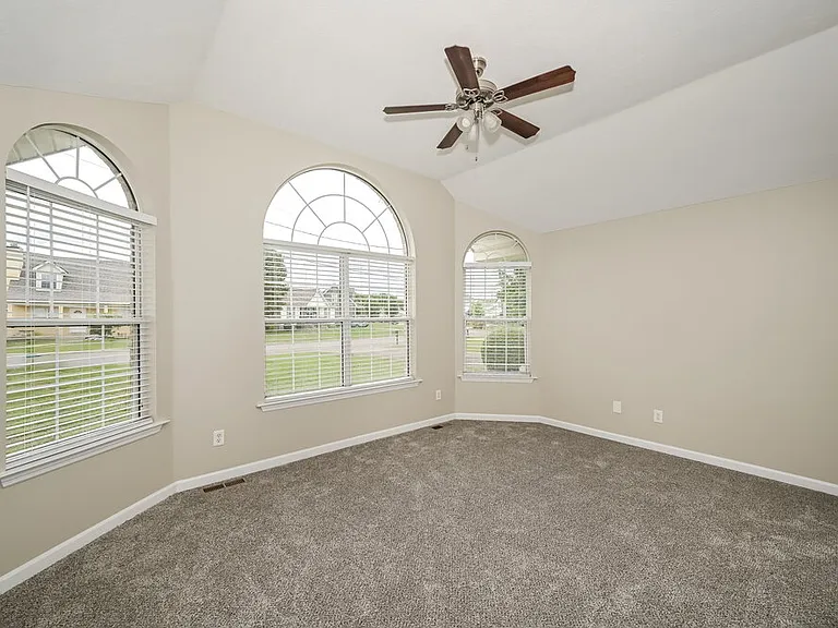 239 Heritage Cir E — Photo 13