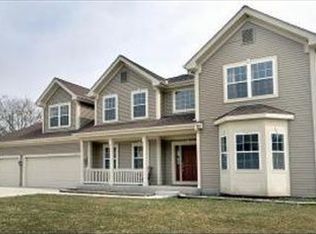 1379 Mamerow Ln W, Oconomowoc, WI 53066