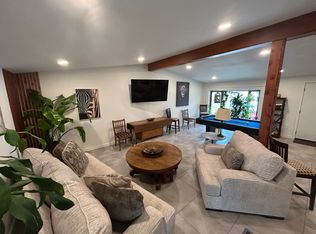 910 Volz Dr, Saint Louis, MO 63126