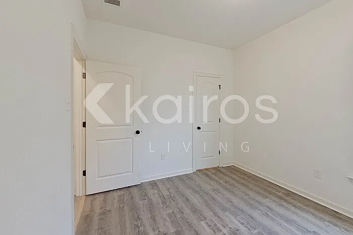 215 Peppercorn Way — Photo 15