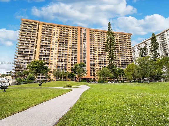 2nd image of 290 174th St APT 1419