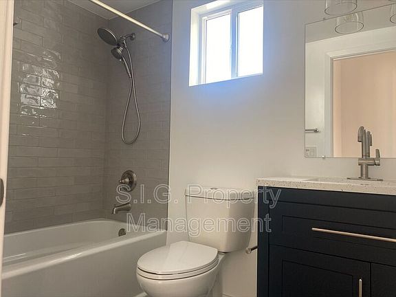 5th image of 354 E Providencia Ave #101