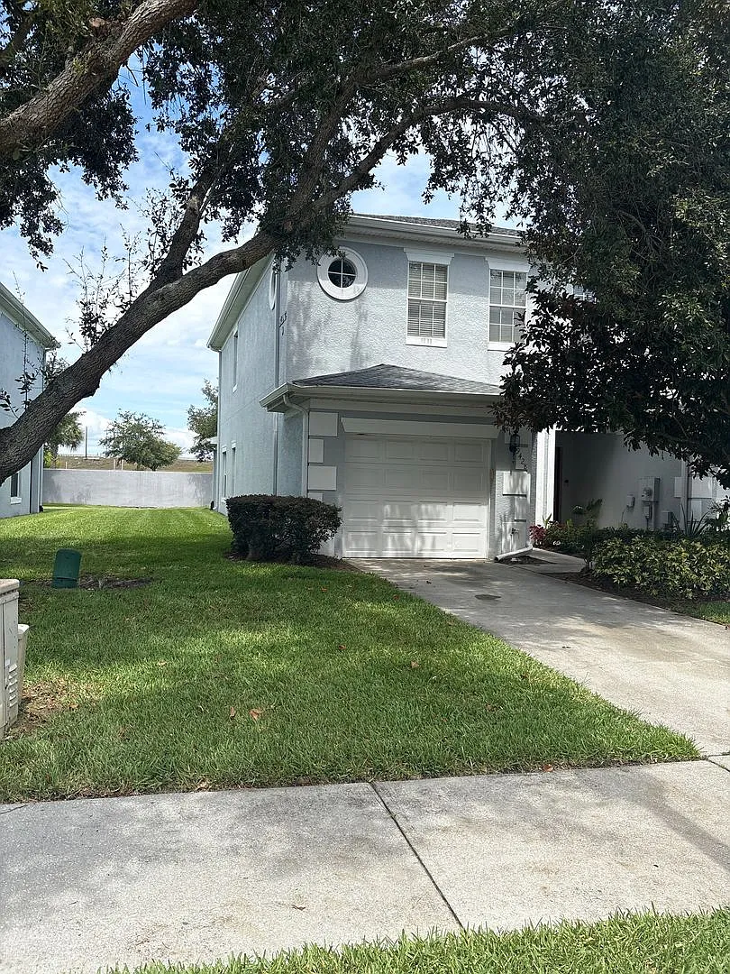 3 bed 2.5 bath Townhome - Gated Community — Photo 1