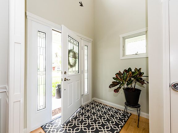 3rd image of 2395 Perry Dr