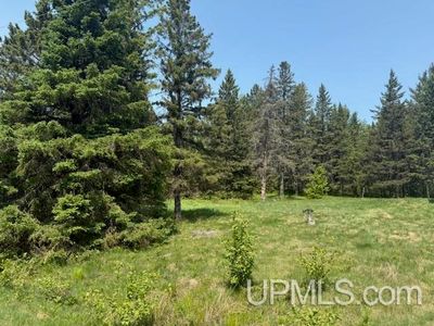 5756 E Pioneer Rd, Ironwood, MI, 49938