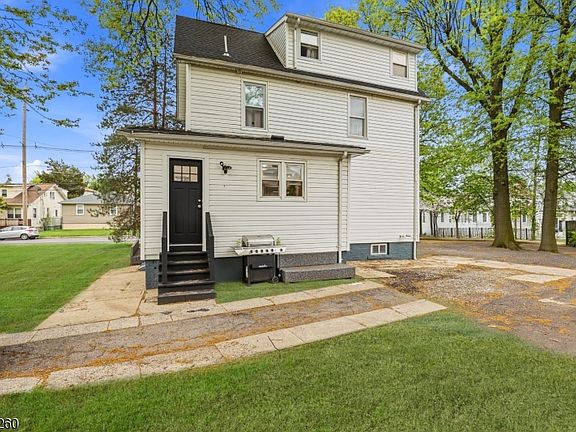 4th image of 600 Belleville Ave