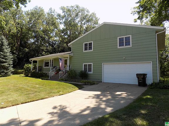 2nd image of 3800 Douglas Ct
