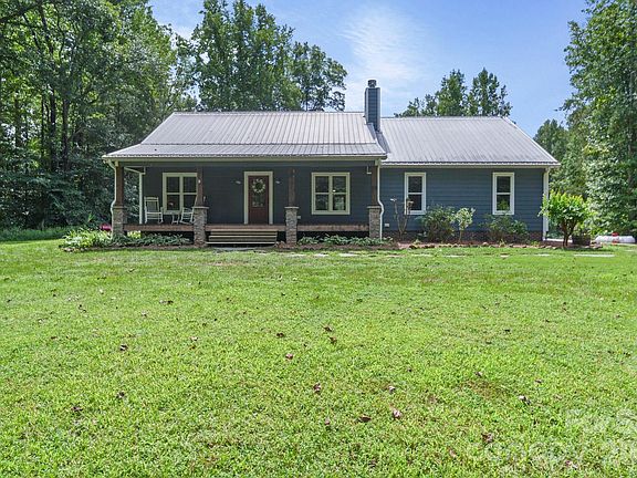 2nd image of 635 Rhododendron Dr